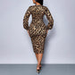 Vestido de 2026 con estampado de leopardo y escote en V.
