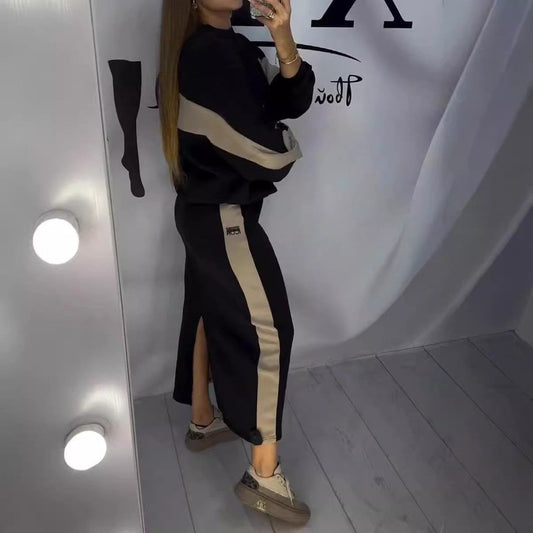 Yuvarlak yaka kazak ve elbise takımı