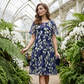 💎 49% RABATT! 💎 Kortärmad trapetsklänning – Elegant blommönster, dubbelskiktad chiffong och smickrande knälång skärning 👗💙